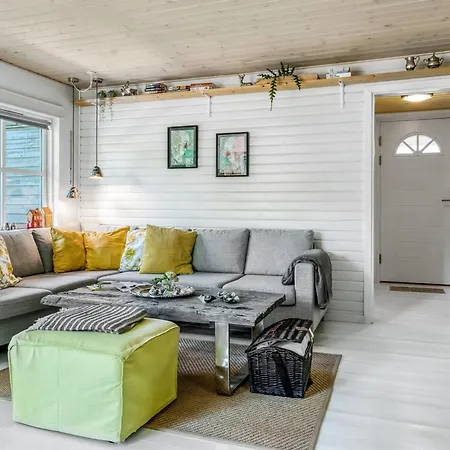 Ellinore Holiday home *