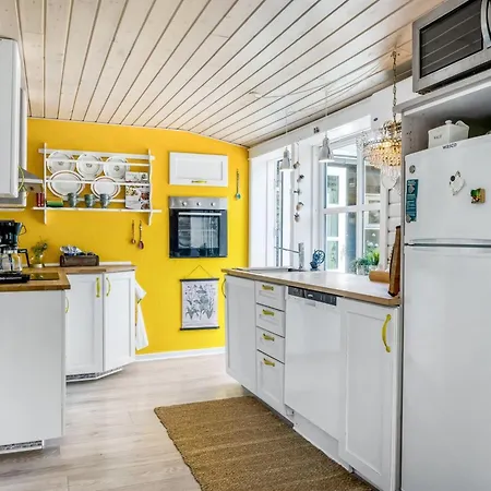 Ellinore Holiday home Hals