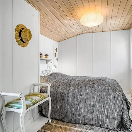 Holiday home Ellinore
