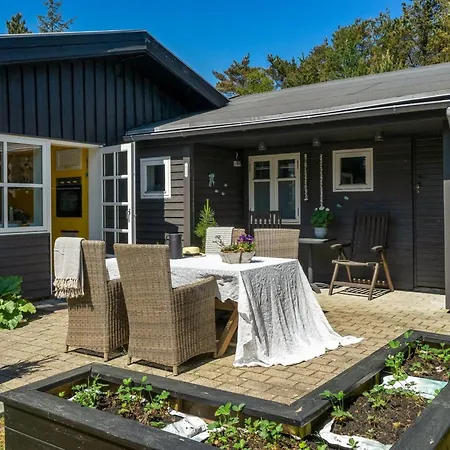Holiday home Ellinore Hals
