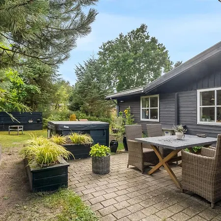 Casa de Férias Ellinore - From The Sea By Interhome *